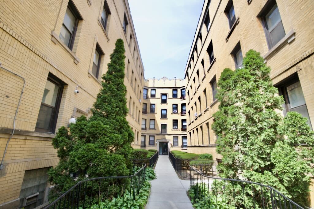 Primary Photo - 4604 N Beacon St