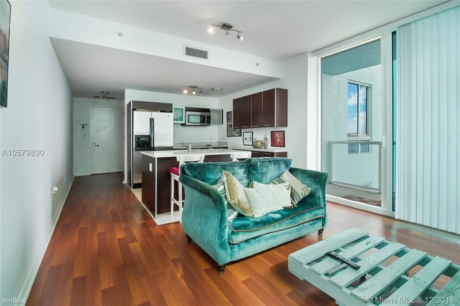 Building Photo - 1 br, 1 bath  - Quantum on the Bay