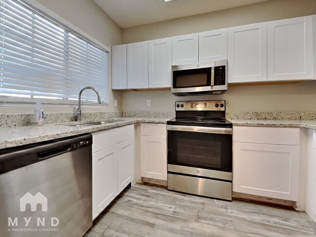 Building Photo - 7801 N 44th Dr