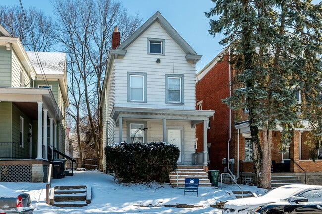 Building Photo - 2334 Stratford Ave