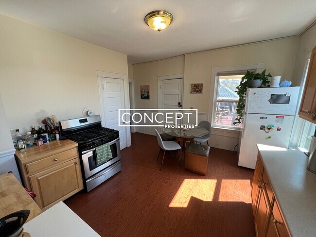 Building Photo - 51 Ibbetson St