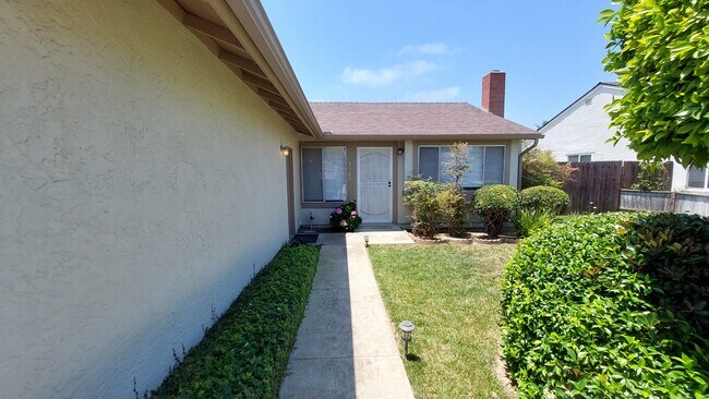 Building Photo - 3185 Bernie Dr