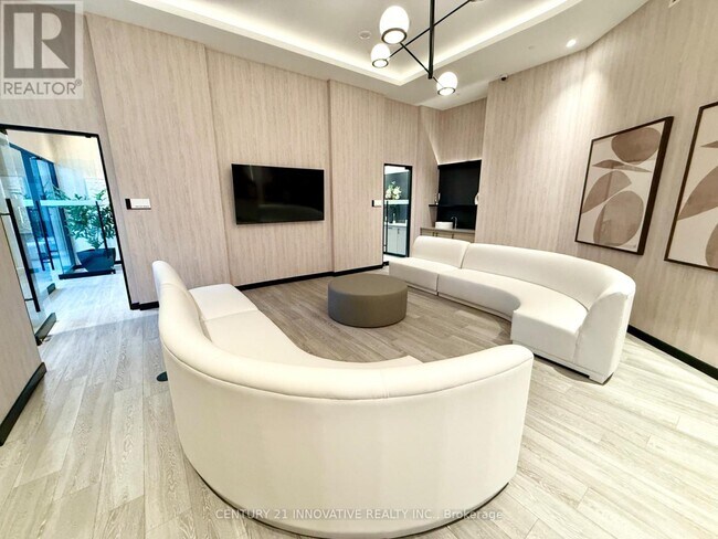 Photo du bâtiment - 8020 Derry Rd