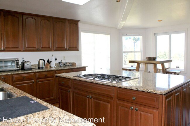 Building Photo - 4 br, 2.5 bath House - 914 S 291st St