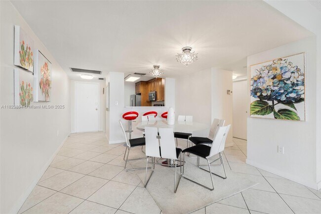 Foto del edificio - 3375 N Country Club Dr