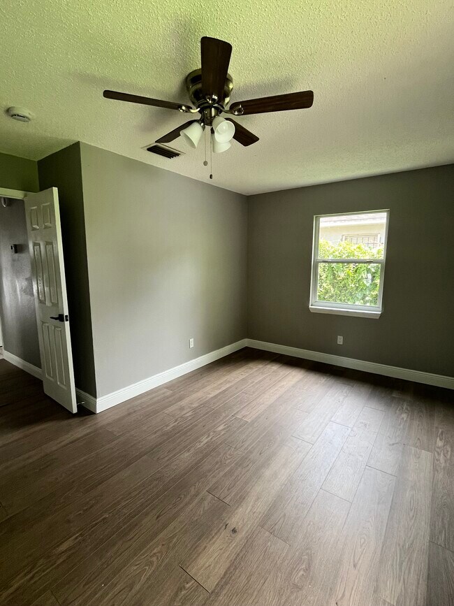Foto del edificio - 8012 N Mulberry St