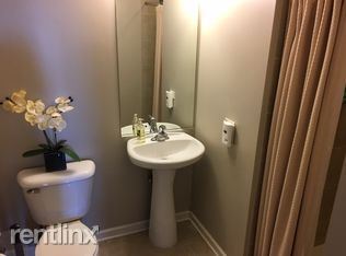 Foto del edificio - 1122 W Catalpa Ave