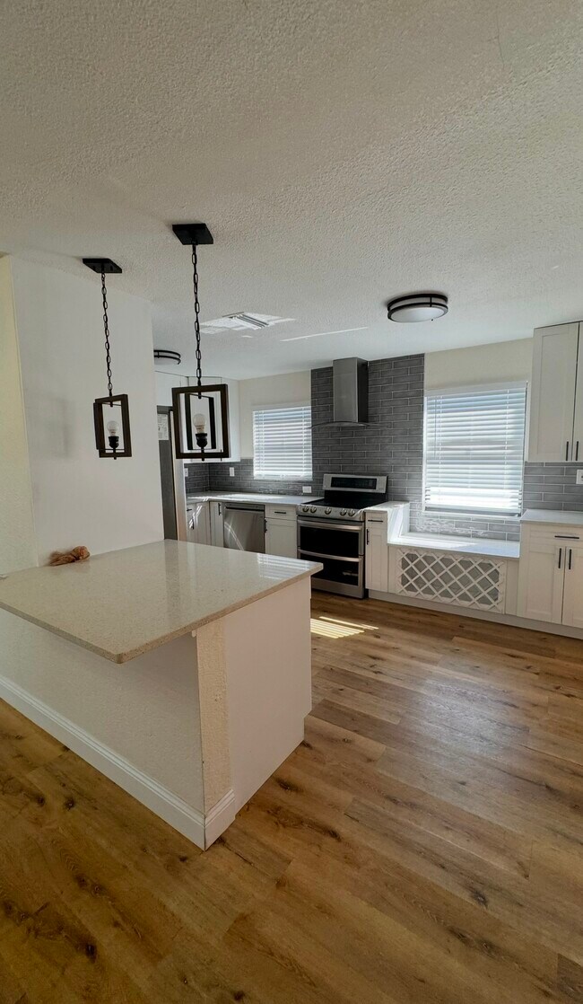 Foto del edificio - 4594 10th Ave N