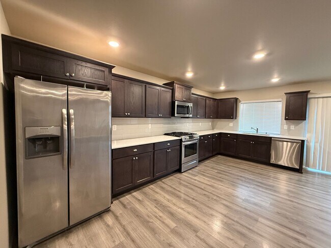 Building Photo - Spacious, modern 5-bed, 2.75-bath in sought-after Daisy Crossing Community in Sultan