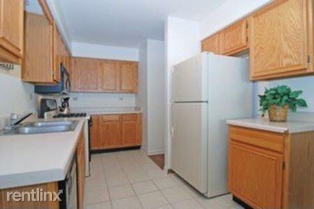 Foto del edificio - 714 E Whispering Oaks Dr