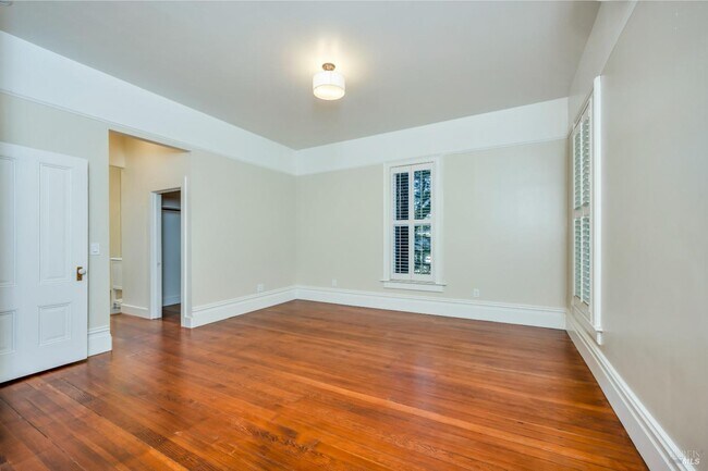 Building Photo - 1105 Bale Ln