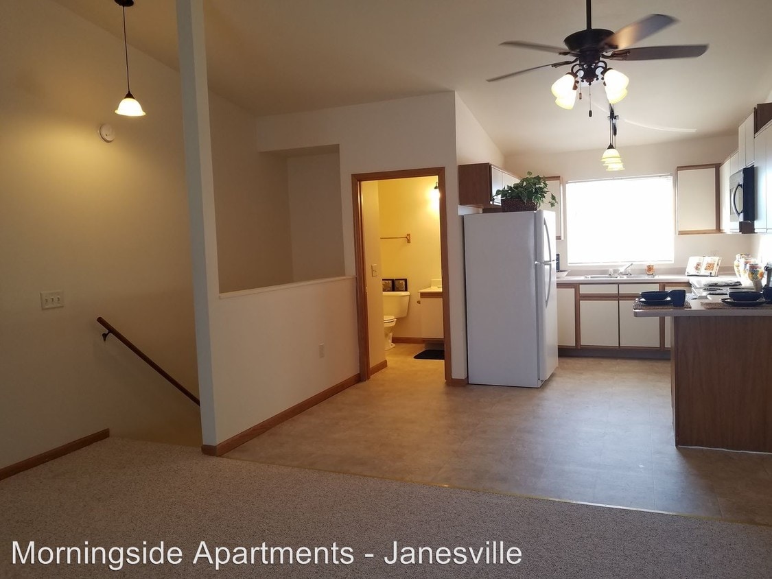 3102 Midvale Dr, Janesville, WI 53546 Condo for Rent in Janesville