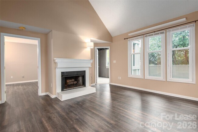 Foto del edificio - 9205 Ravenwing Dr