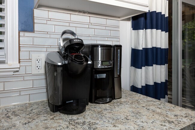 Foto del edificio - 70 Water Oak Ln