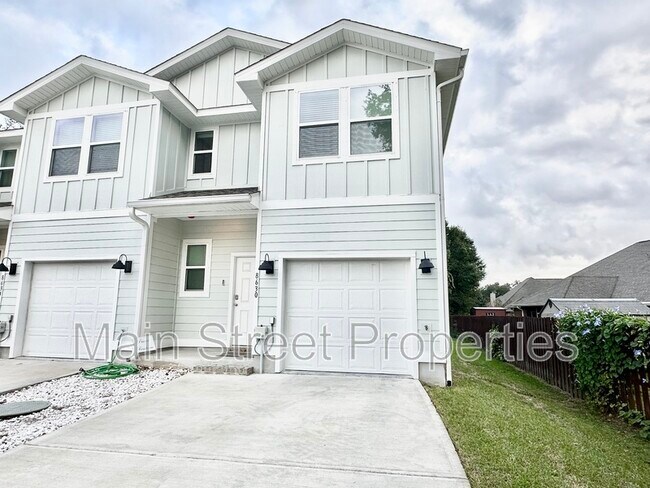 Foto del edificio - 8630 Meadow Flower Ln