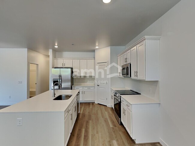 Building Photo - 6484 E Paseo Baranda