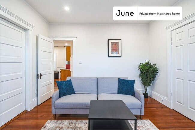 Building Photo - Room in Shared 3 bed/1 bath home