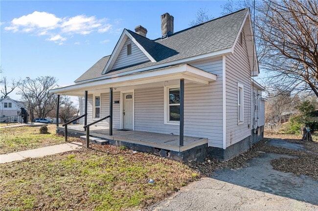 Building Photo - "Charming 3-Bedroom Home in the Heart of Winston-Salem-Pets Welcome Housing Vouchers Accepted!