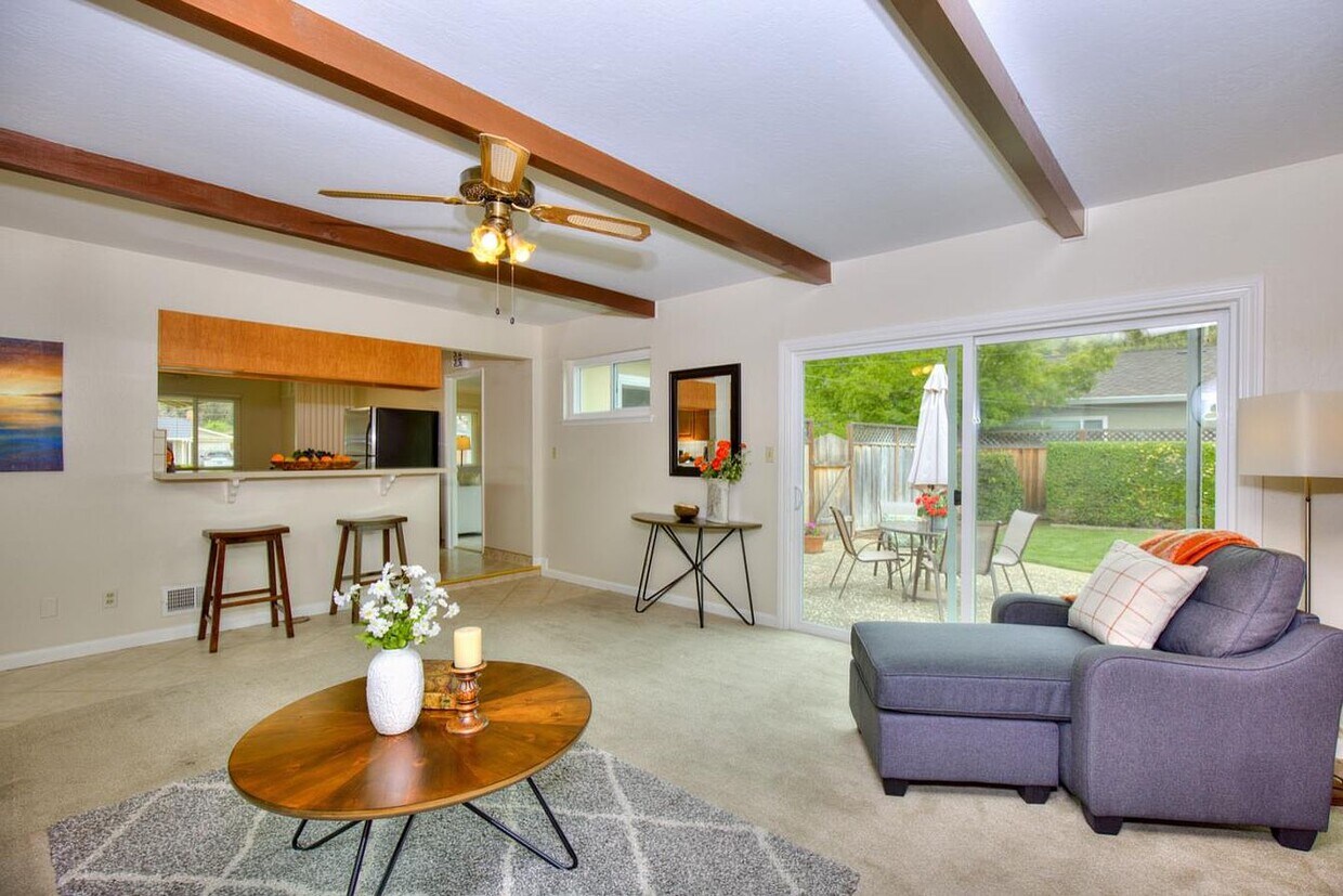 Foto principal - 15104 Bellflower Ct