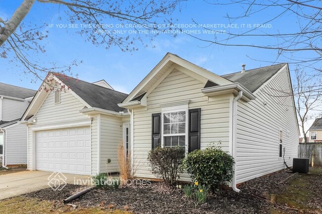 Building Photo - 302 Meadows Ln