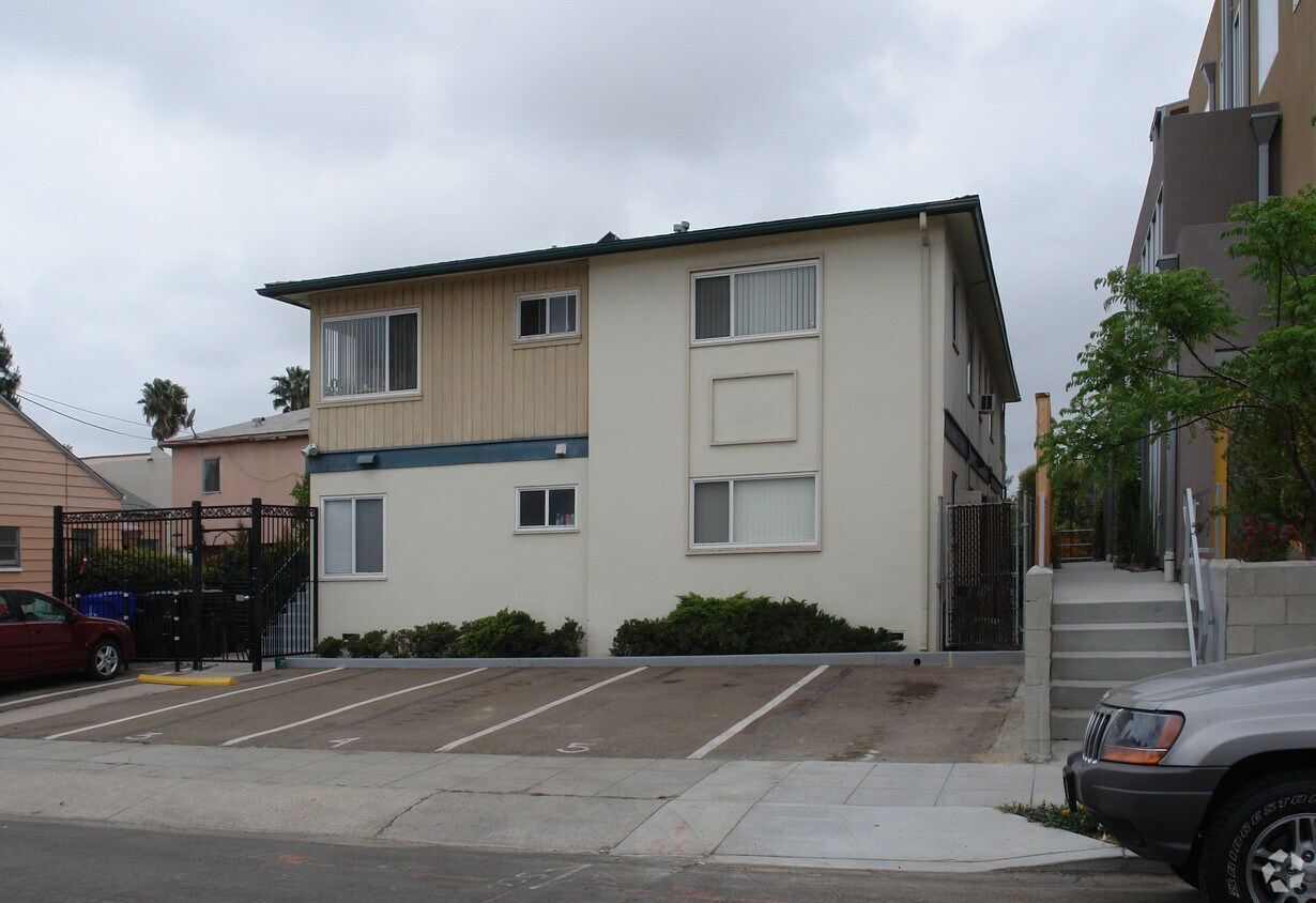 Foto del edificio - 3958-3964 Dove St