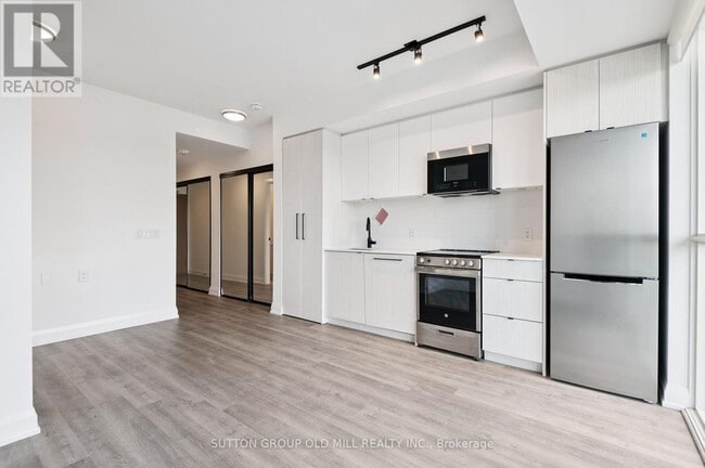 Building Photo - 607-2369 DANFORTH Ave