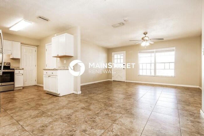 Foto del edificio - 3 Bedroom Pet-Friendly Home in Port Richey, FL with Main Street Renewal