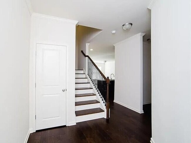 Foto del edificio - 5570 Lightheart Ct