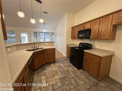 Foto del edificio - 1215 Nightshade Ln