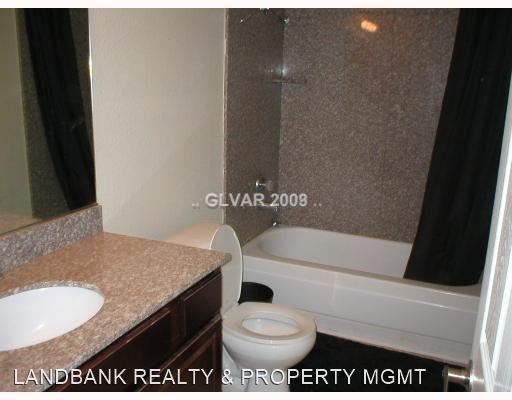 Foto del edificio - 4954 River Glen Dr