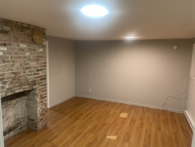 Building Photo - 146 Clinton St