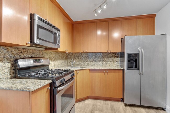 Building Photo - 3245 Virginia St