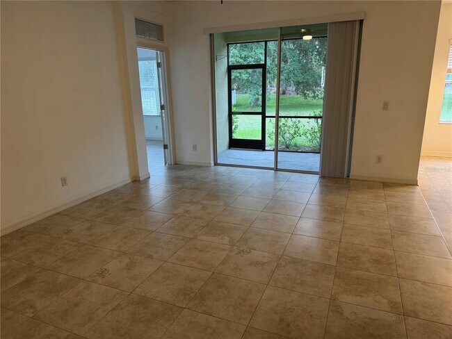 Foto del edificio - 11858 Forest Park Cir