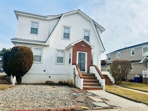 Building Photo - 518 Lindell Blvd