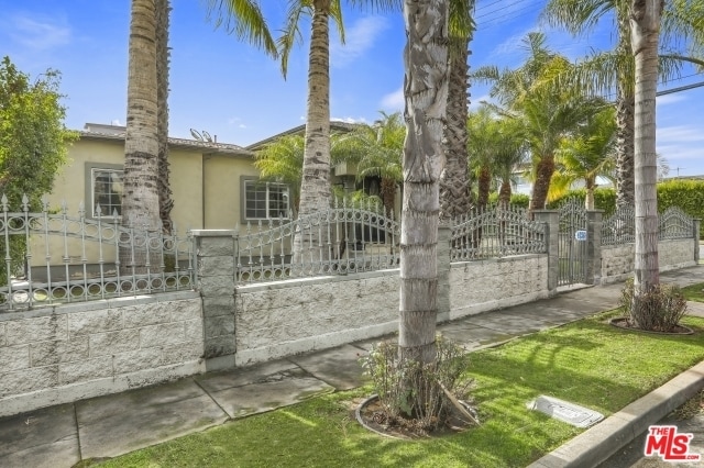 Foto del edificio - 4356 Kingswell Ave