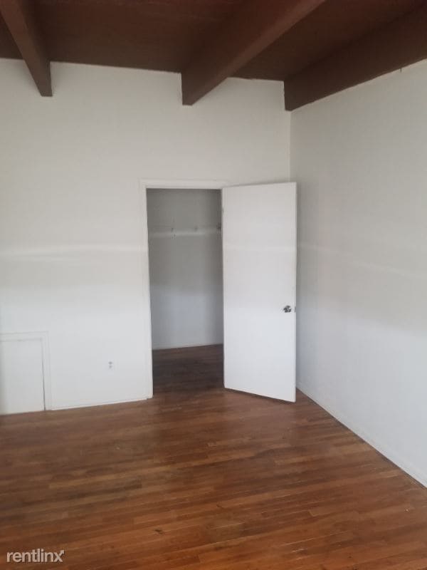Building Photo - 2 br, 1 bath Condo - 5540 Karen Elaine Dr.