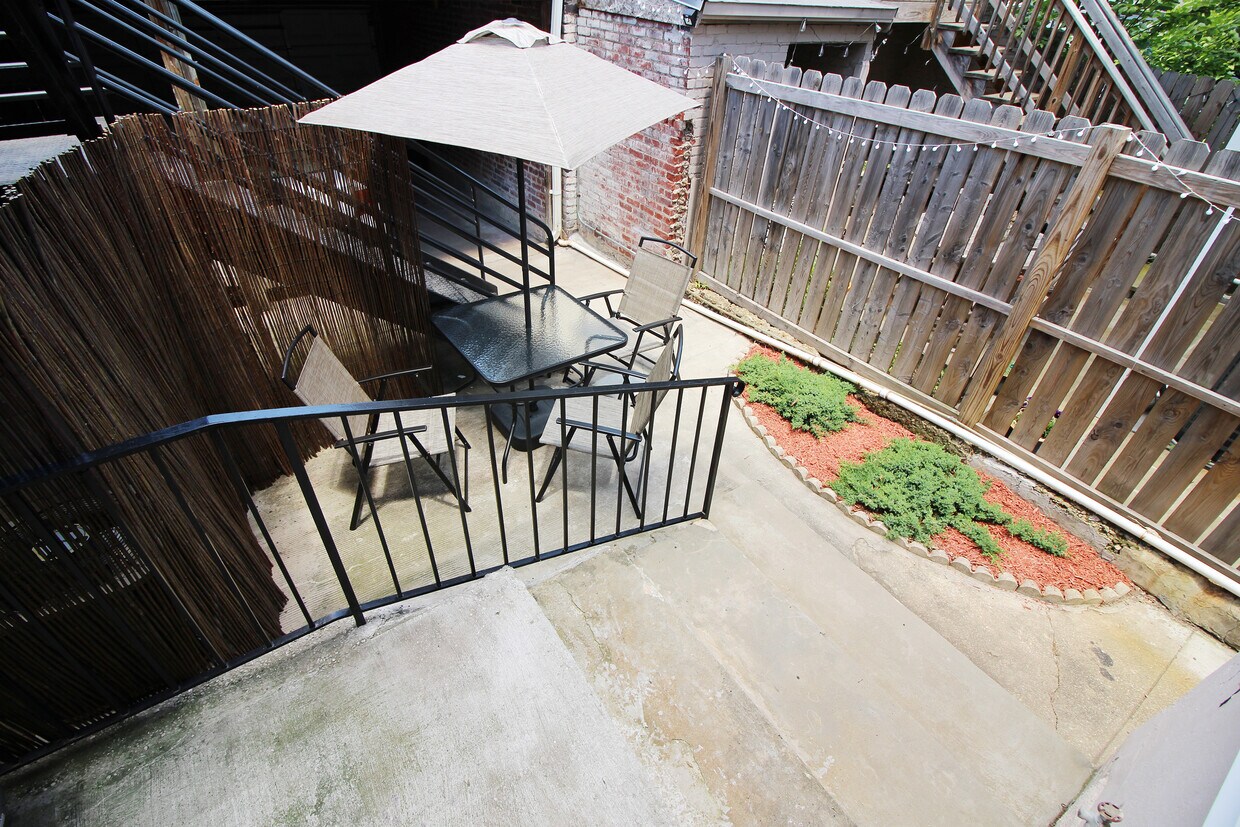 Primary Photo - 137 P St NW