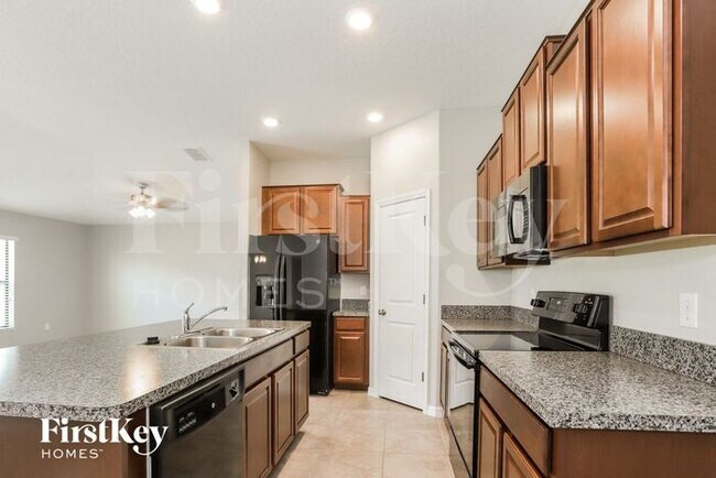 Building Photo - 9638 Sage Creek Drive