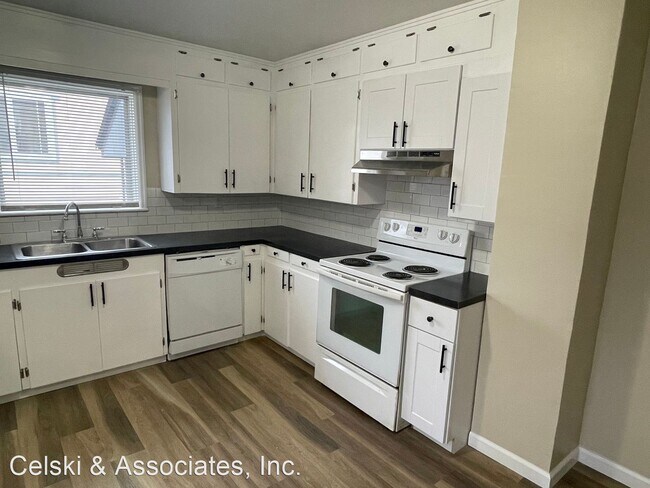 Building Photo - 2 br, 1 bath House - 14 E. 5th Ave