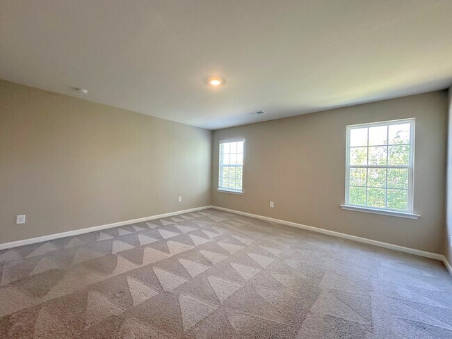 Foto del edificio - Spacious 4BR Home with Private Backyard Oasis