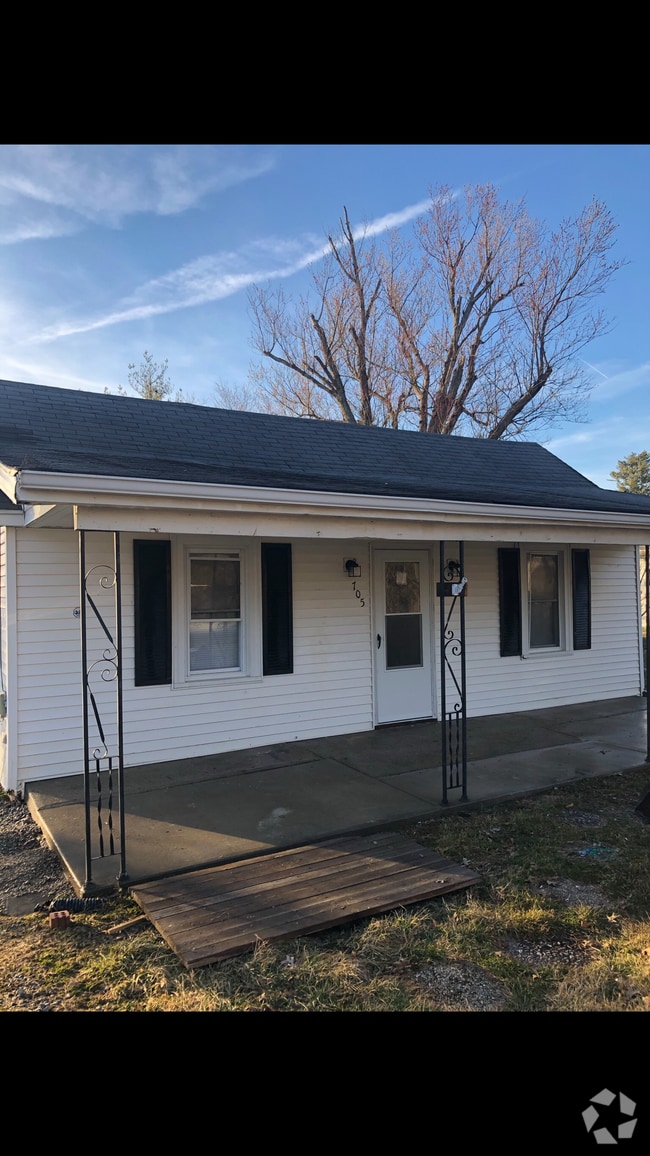 Building Photo - 705 Moss Ln