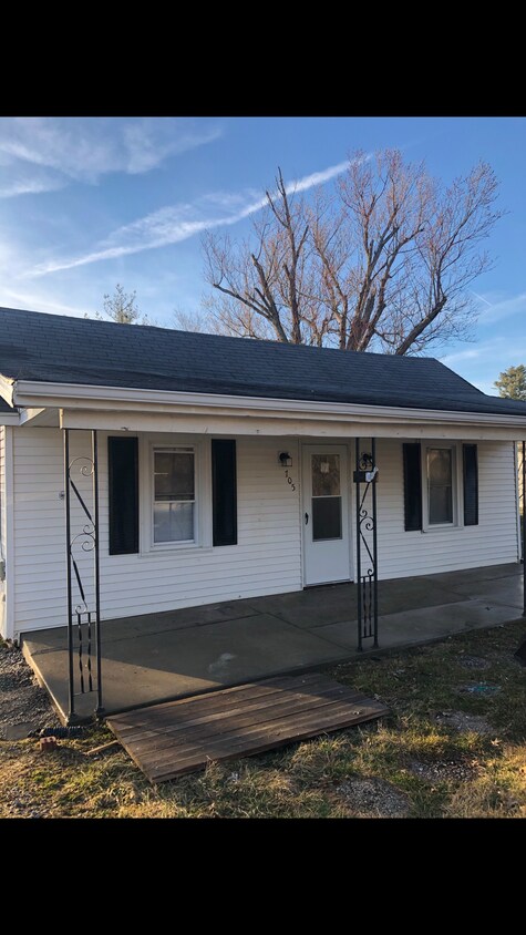 Foto principal - 705 Moss Ln