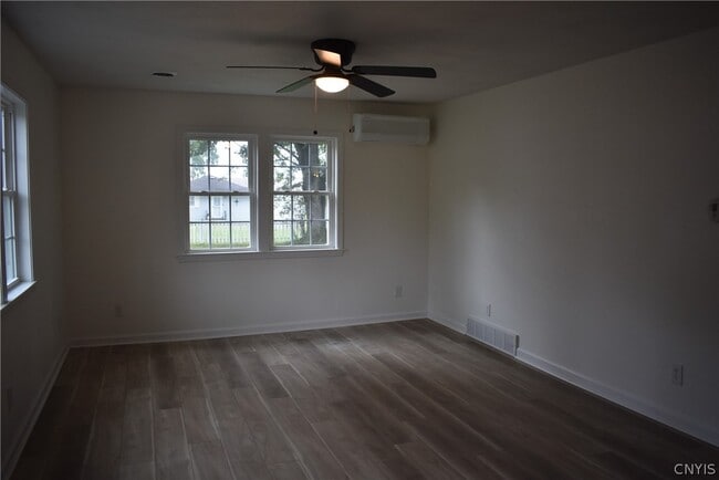 Foto del edificio - 9010 Kennedy Ln