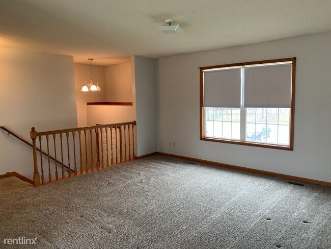 Foto del edificio - 3 br, 2 bath Townhome - 535 E Lacy St