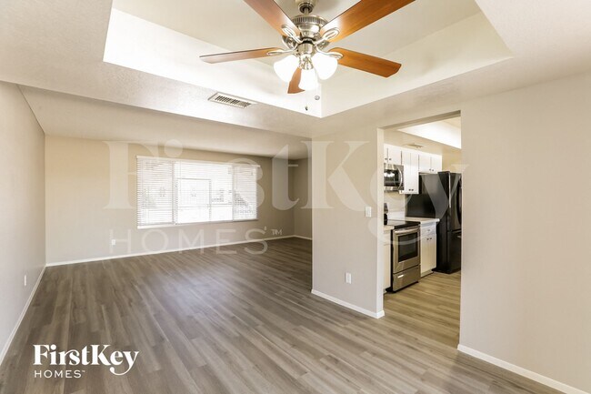 Building Photo - 4808 W El Caminito Dr