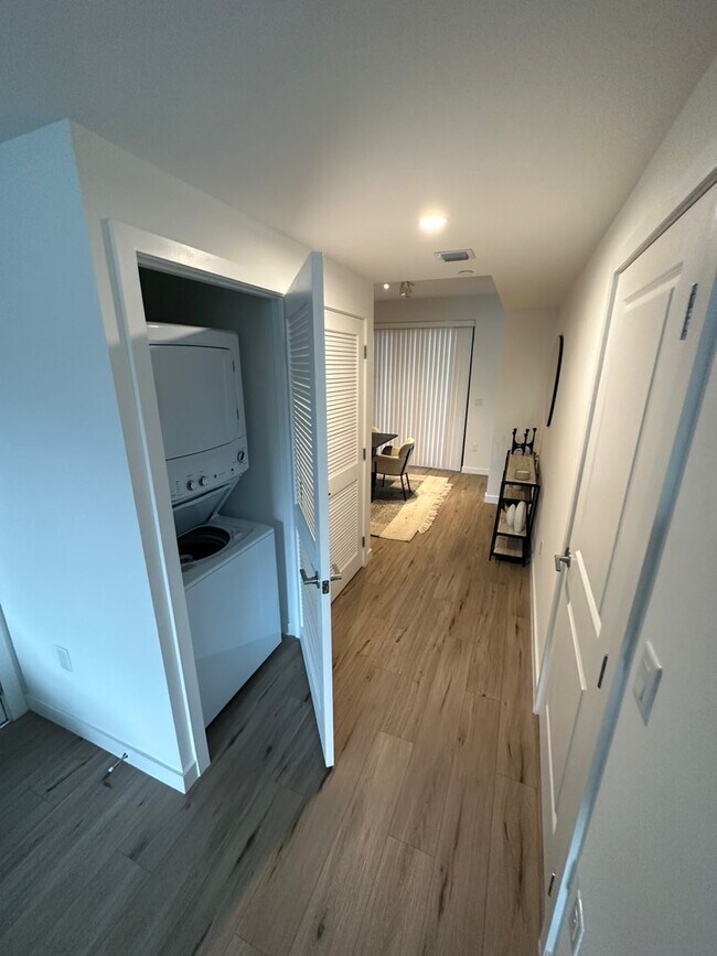 Foto del edificio - 7230 W 2nd Ln