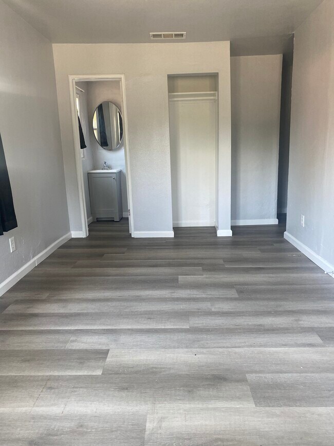 Foto del edificio - 272 W Beechwood Ave