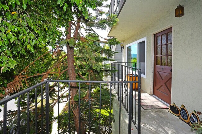 Foto del edificio - 519 E Providencia Ave