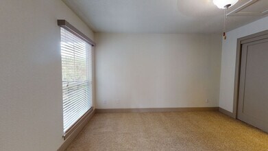 Interior Photo - Barton Creek Landing