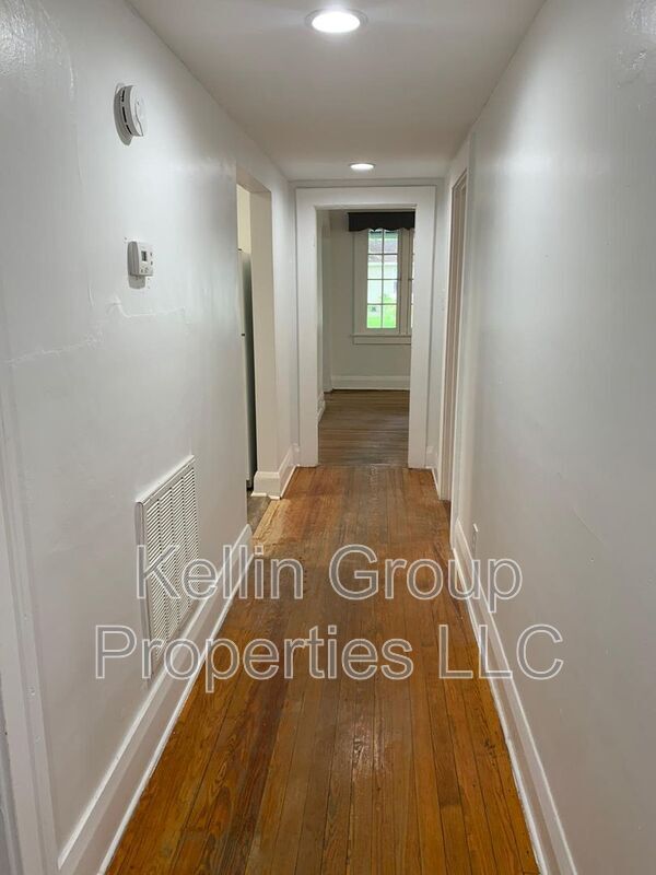 Building Photo - 1220 Ruby St
